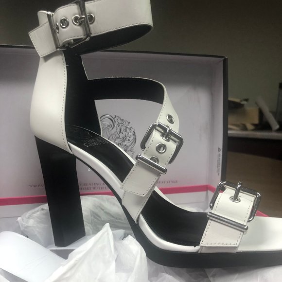 Vince Camuto Robyna Sandal - Picture 1 of 3